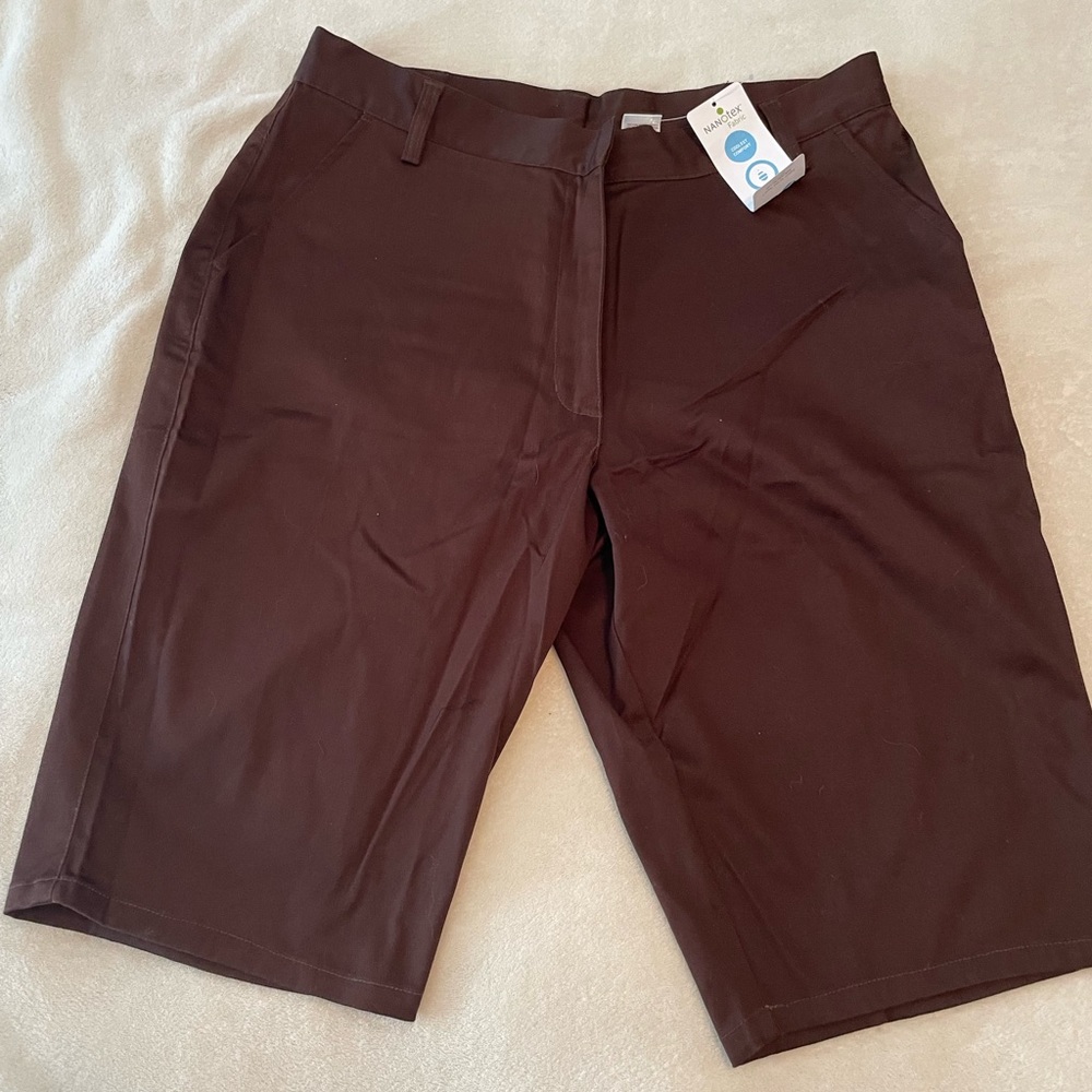 New with Tags Travelsmith Size 16 Shorts